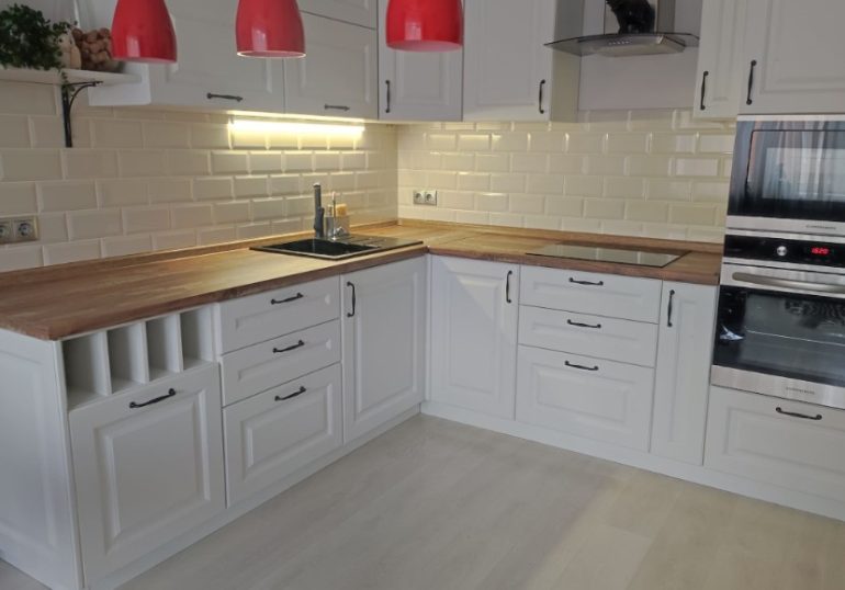 Быстрая замена столешницы без демонтажа кухни: миф или реальность