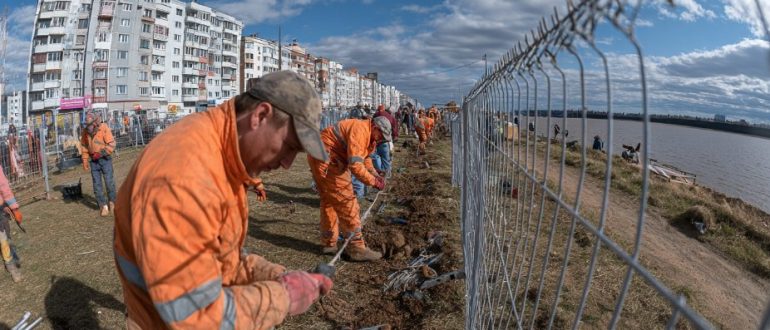 Организация монтажа забора из рабицы в Самаре для надежного ограждения территории