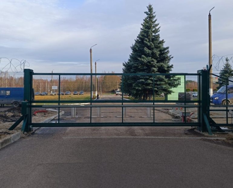 Где без них уже нельзя: противотаранные ворота для ТЭЦ, портов и аэропортов